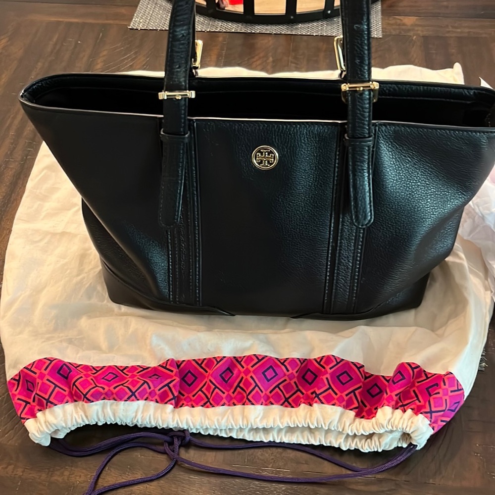 Tory Burch preloved leather tote. Clean inside and out. Comes with dustbag.